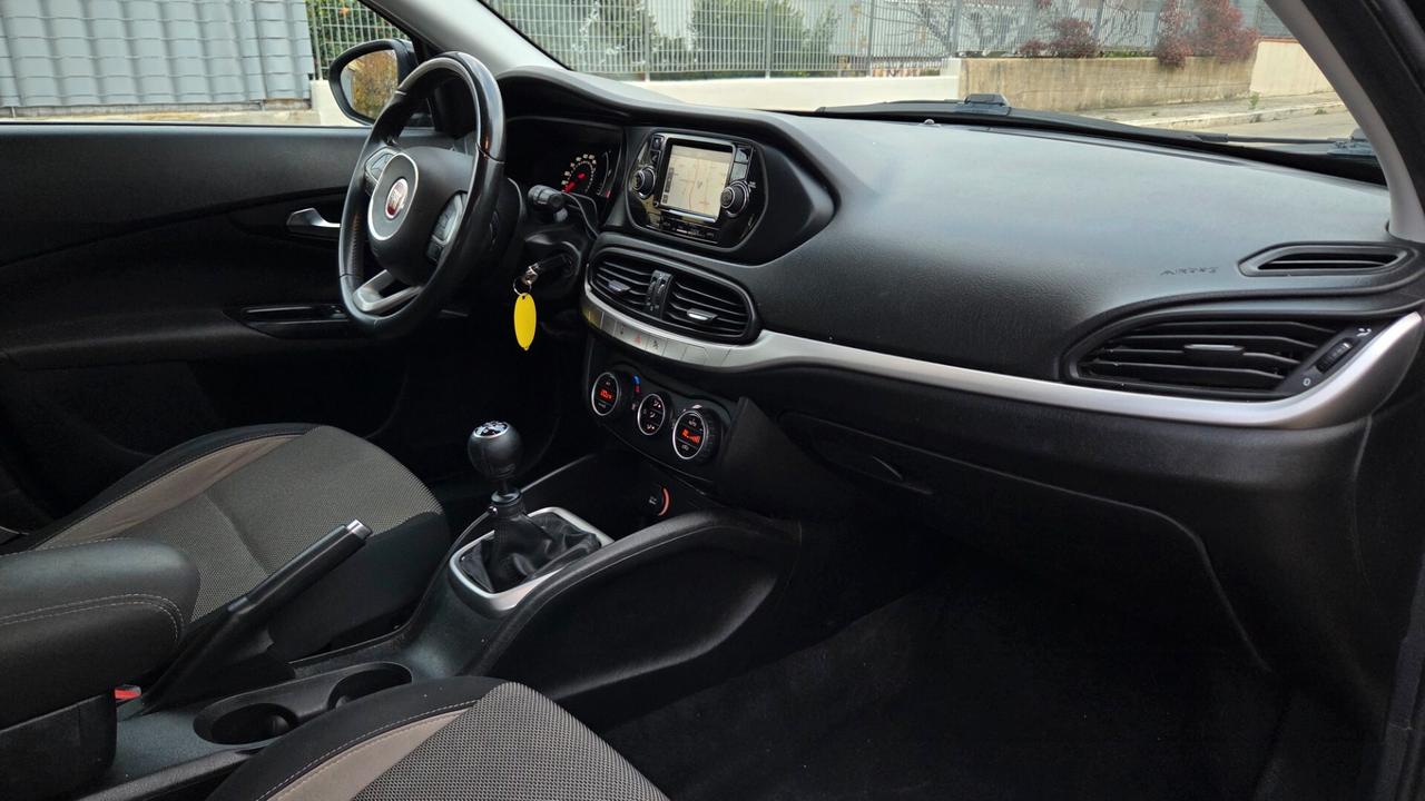 Fiat Tipo 1.6 Mjt berlina navi led