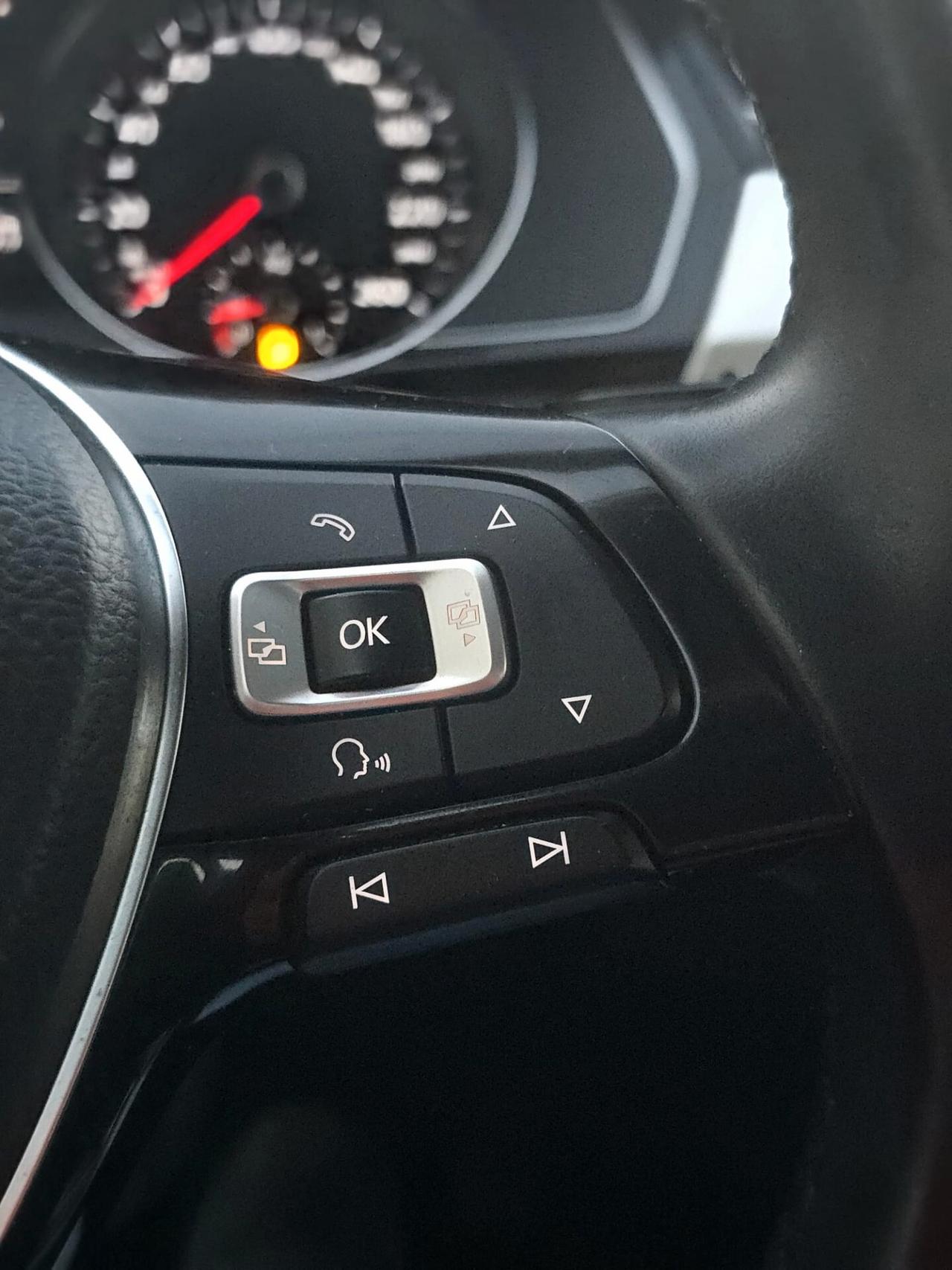 Volkswagen Passat 2.0 TDI DSG Comfortline Berlina