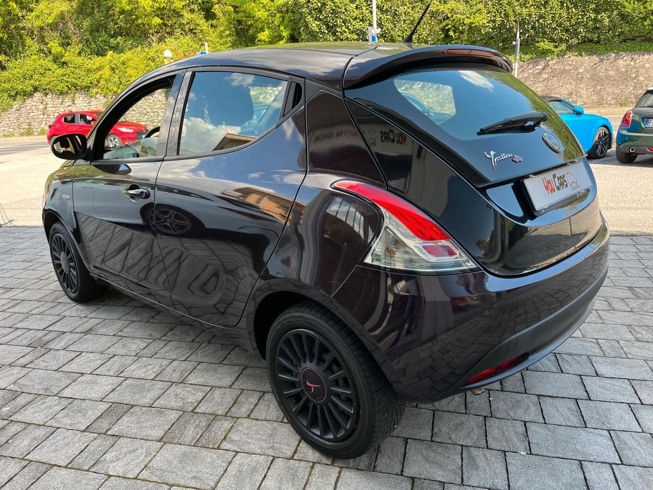 Lancia Ypsilon 1.2 69 CV 5 porte Elefantino