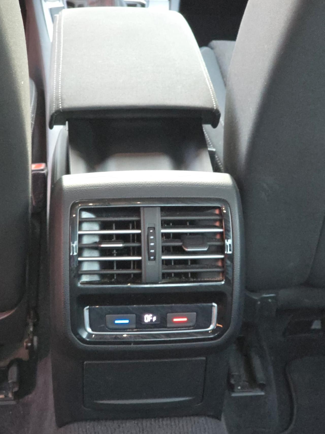 Volkswagen Passat 2.0 TDI DSG Comfortline Berlina