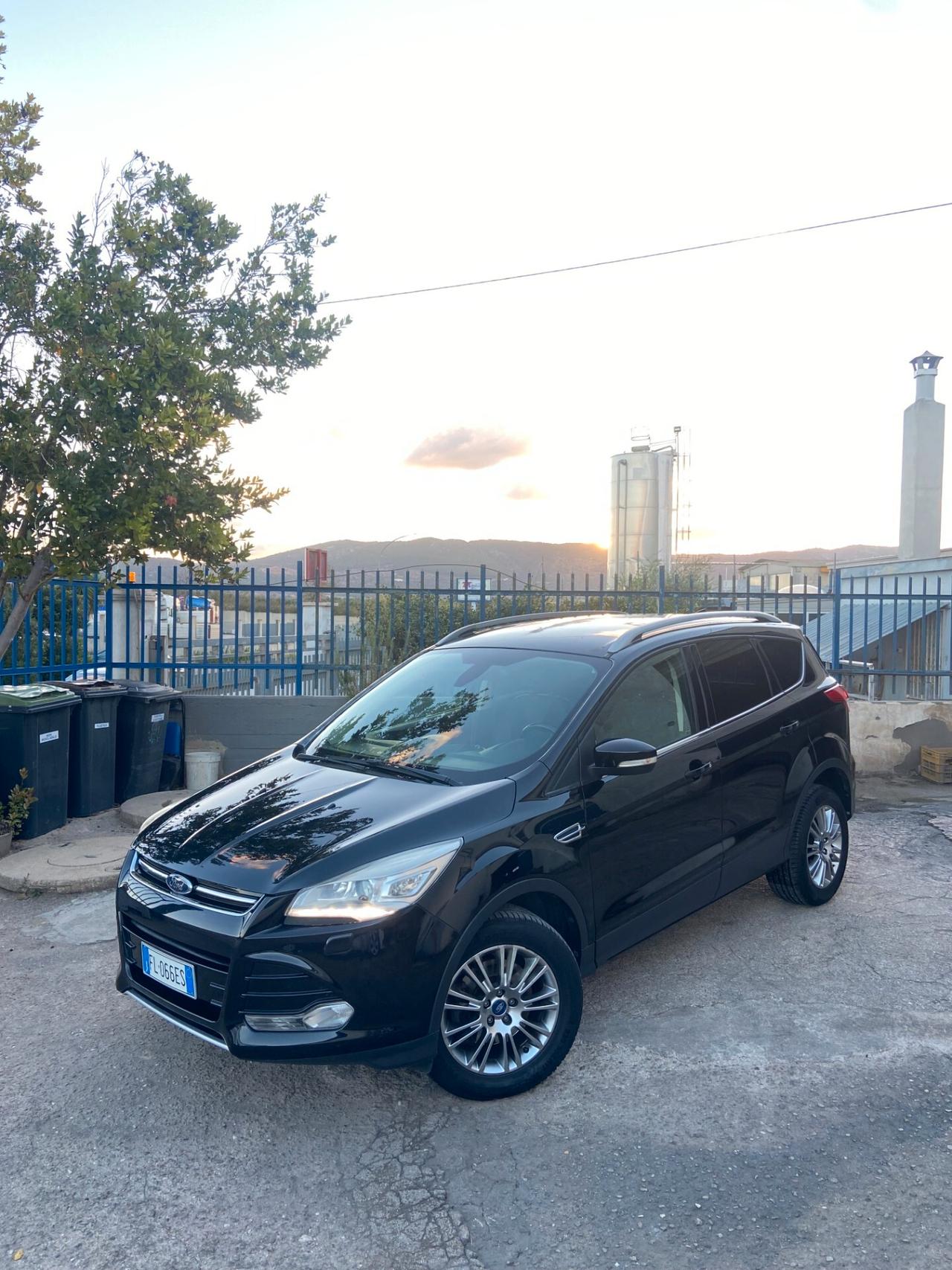 Ford Kuga 2.0 TDCI 4WD Titanium CAMBIO AUTOMATICO NUOVO
