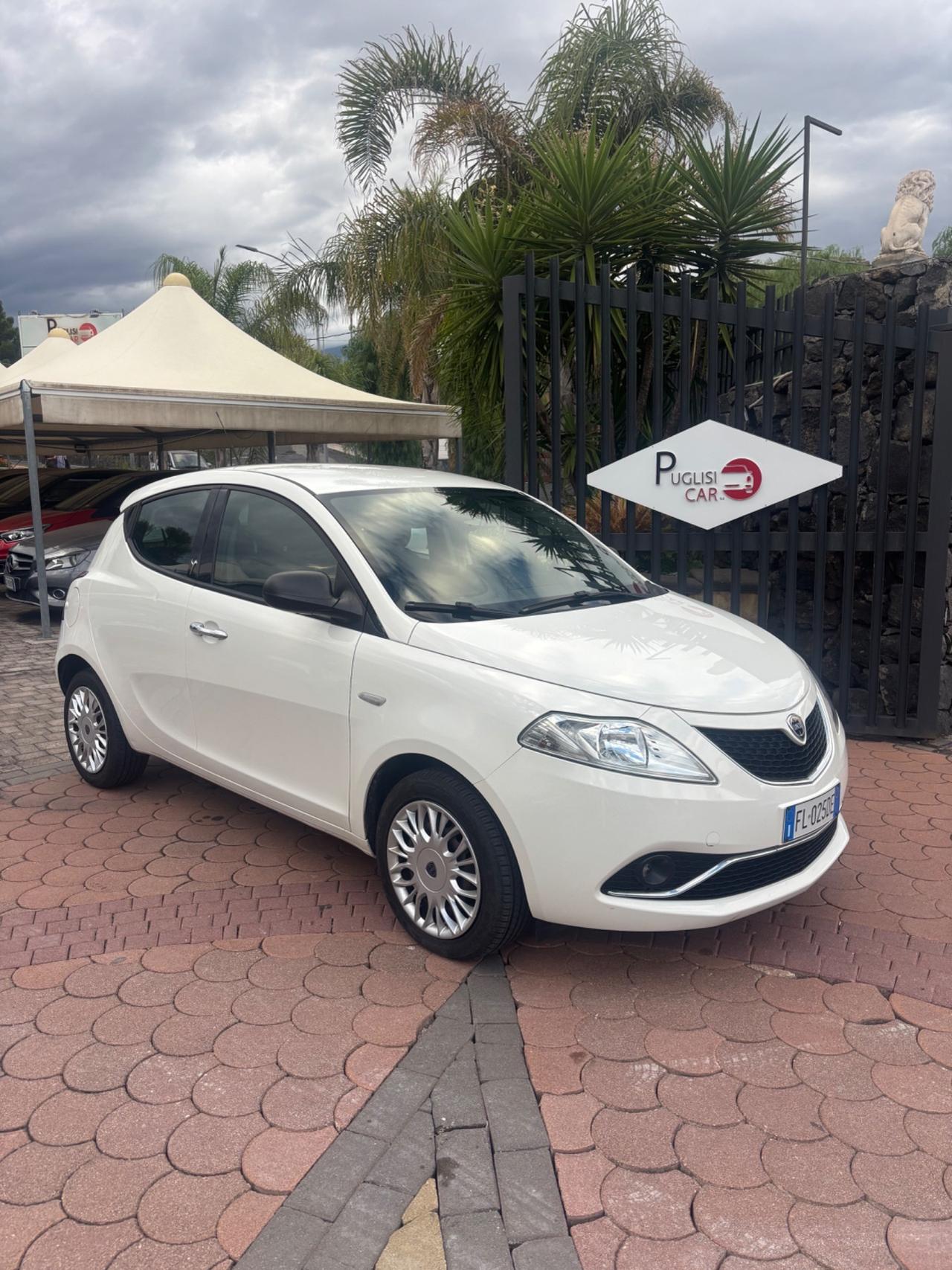 Lancia Ypsilon 1.3 MJT 16V 95 CV 5 porte S&S Silver