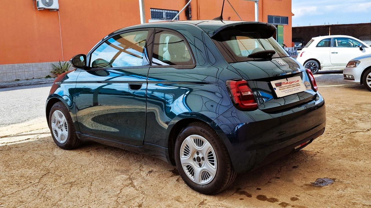 Fiat 500 500e Berlina 42 kWh Passion