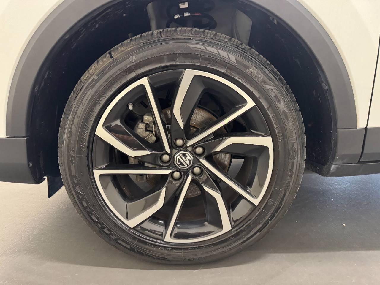 MG ZS 1.5 LUXURY
