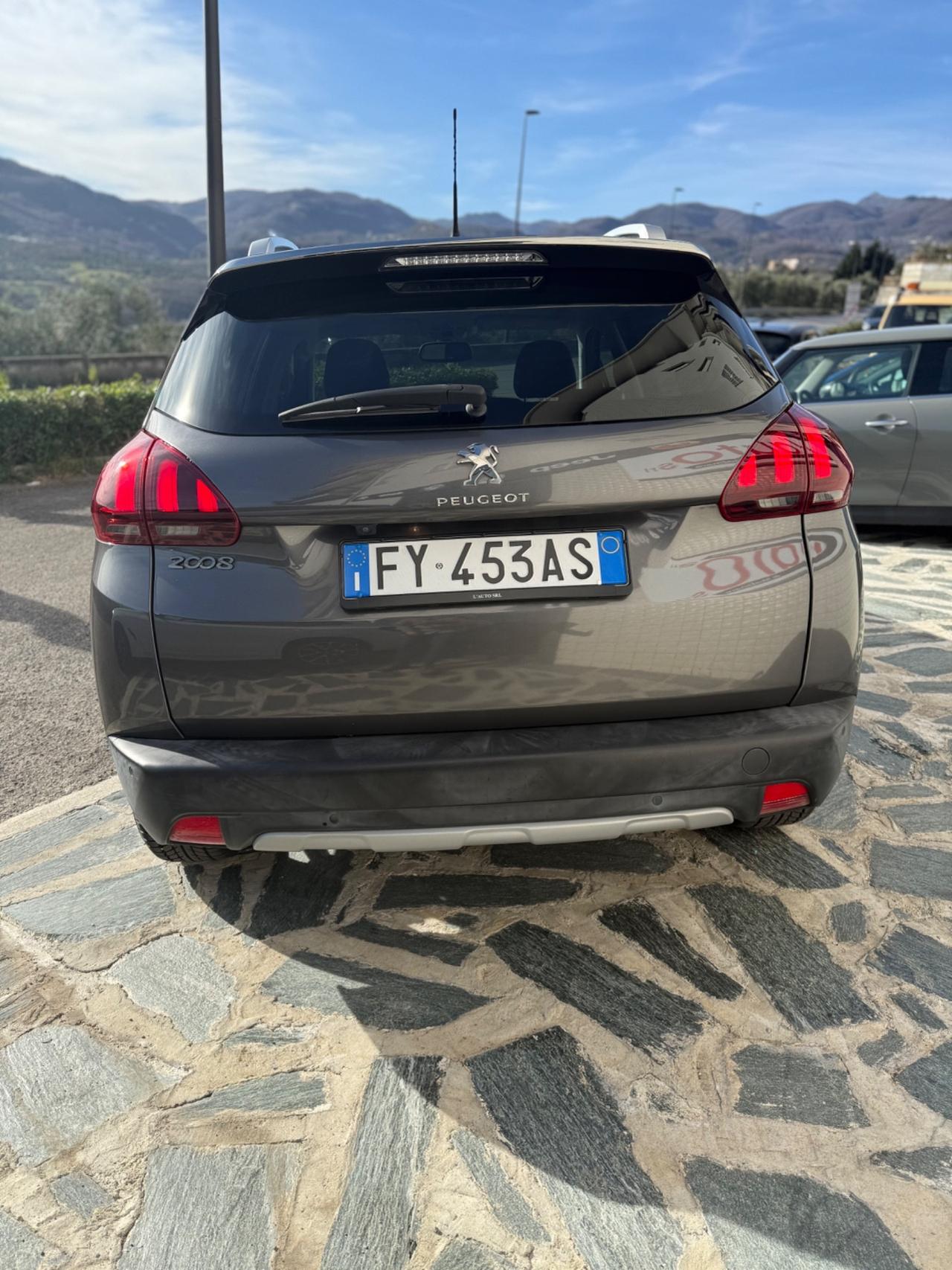 Peugeot 2008 BlueHDi 120 EAT6 S&S Allure