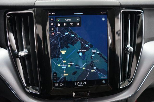 VOLVO XC60 B4 (d) AWD automatico Momentum Sport