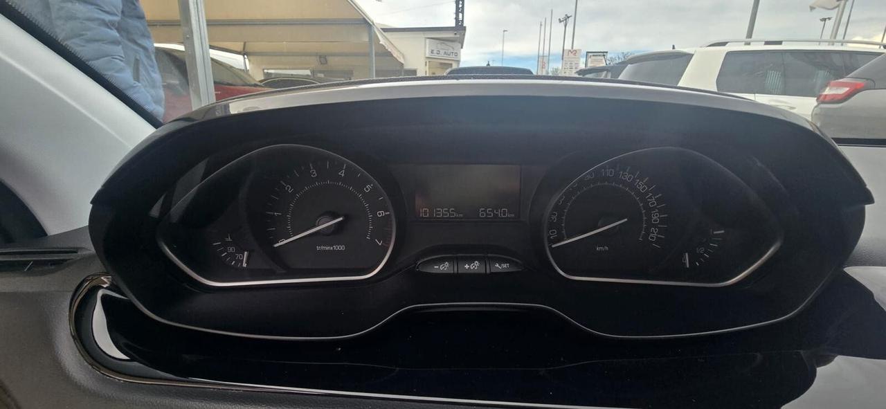 Peugeot 208 PureTech 82 5 porte Allure