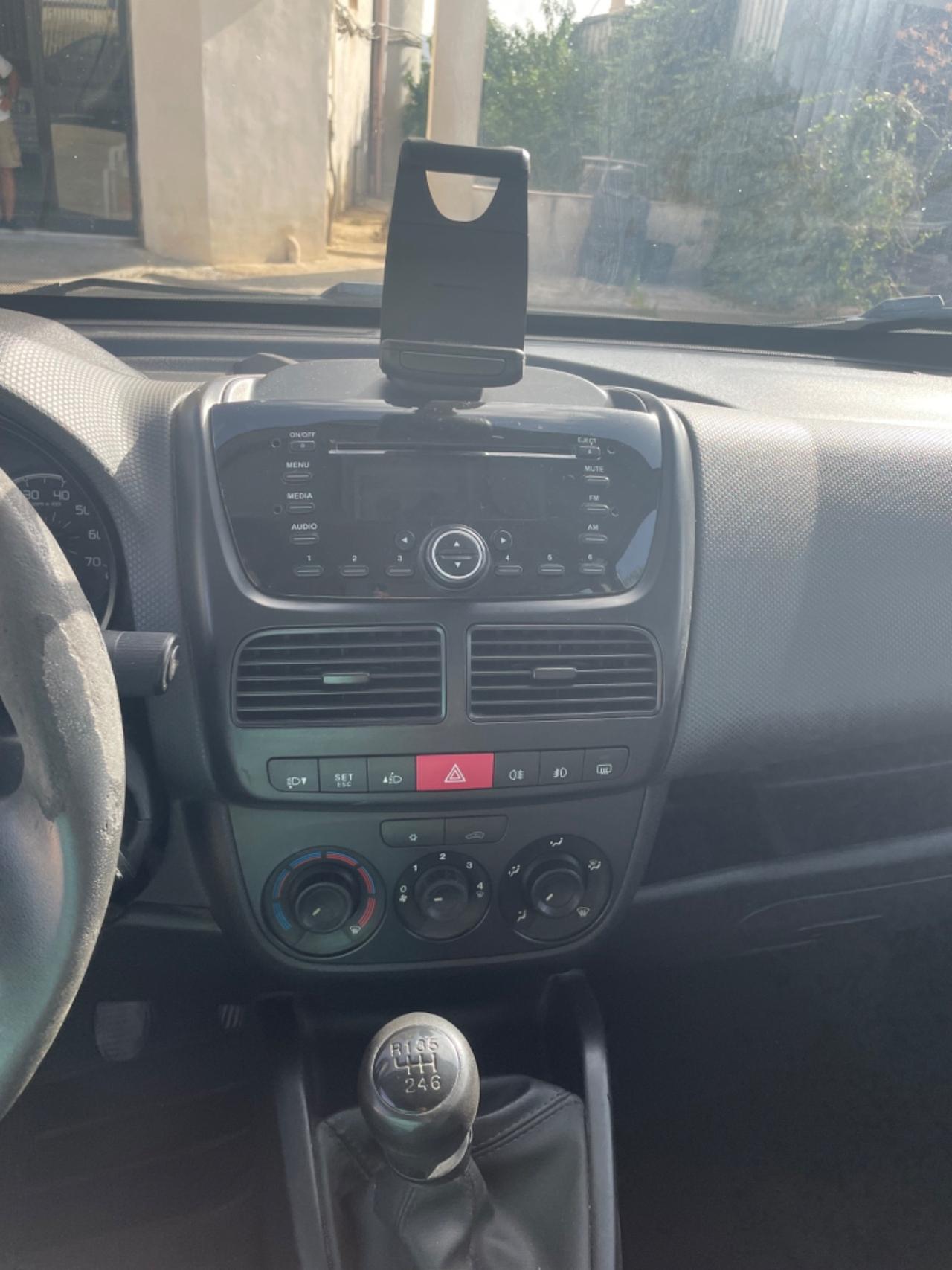 Fiat Doblo N 1 5 posti 2,0 diesel