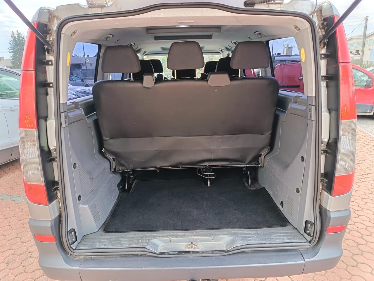 Mercedes Vito 111 cdi compact 8 sedili e gancio traino