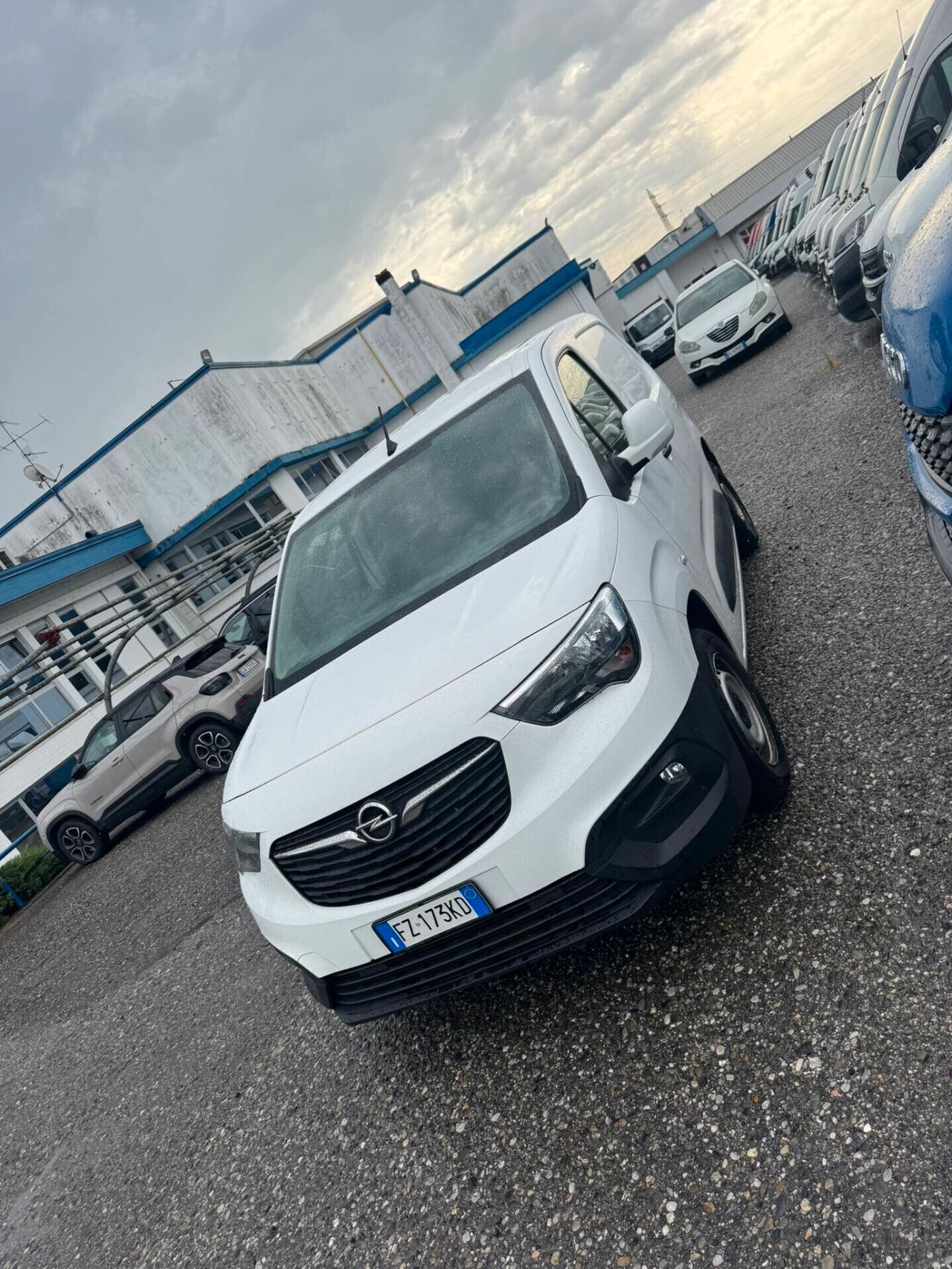 OPEL COMBO CON 3 POSTI EURO6D SUPER PREZZO!
