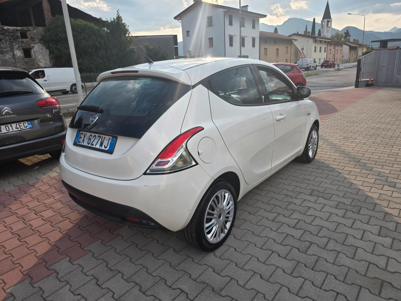 Lancia Ypsilon 1.2 69cv perfetta e garantita 12 mesi