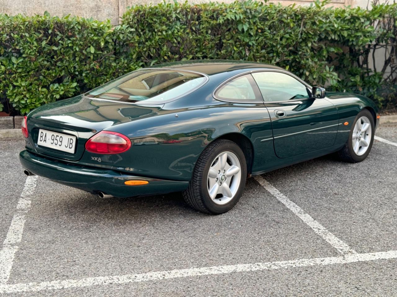 Jaguar XK8 - 4.0 V8 - Verde su Verde