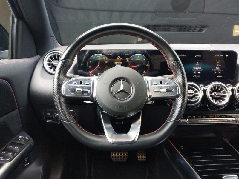 Mercedes-Benz GLA 180 D PREMIUM AUTO