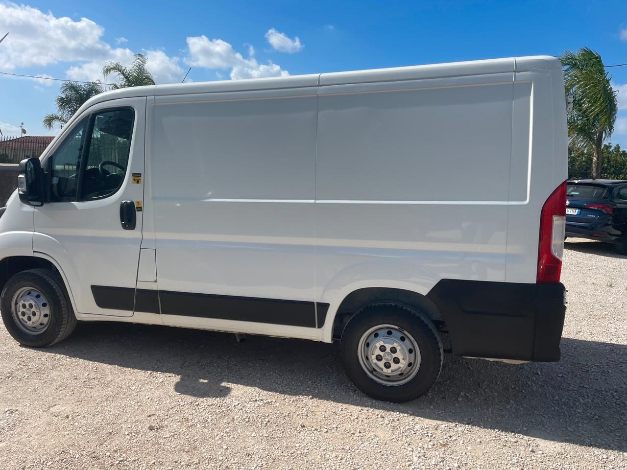 Peugeot Boxer 330 2.2 BlueHDi 140 S&S PC-TN Furgone