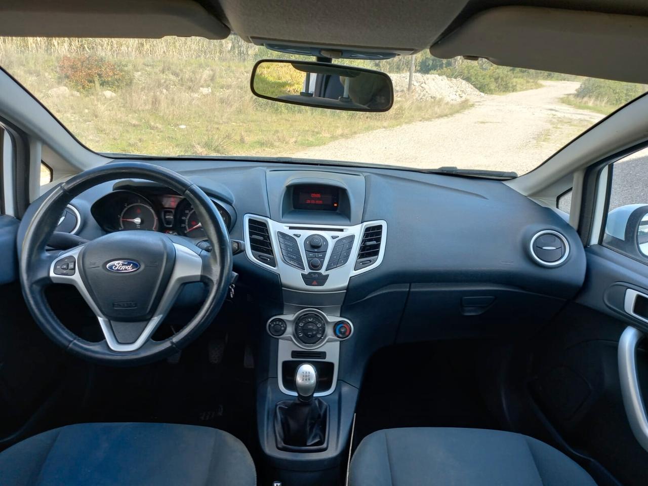 Ford Fiesta 1.4 TDCi 70CV 5 porte Titanium