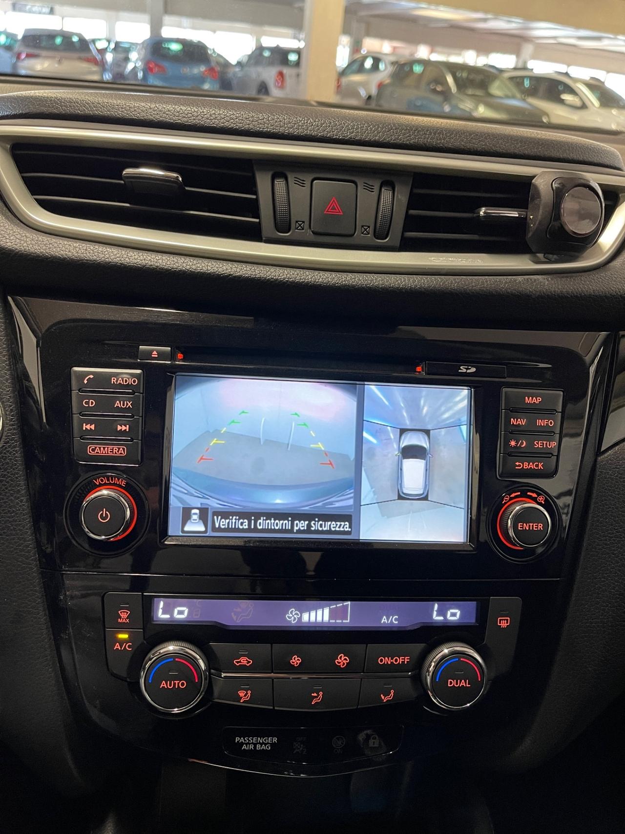 Nissan Qashqai 1.6 dCi X-Tronic 2WD TEKNA