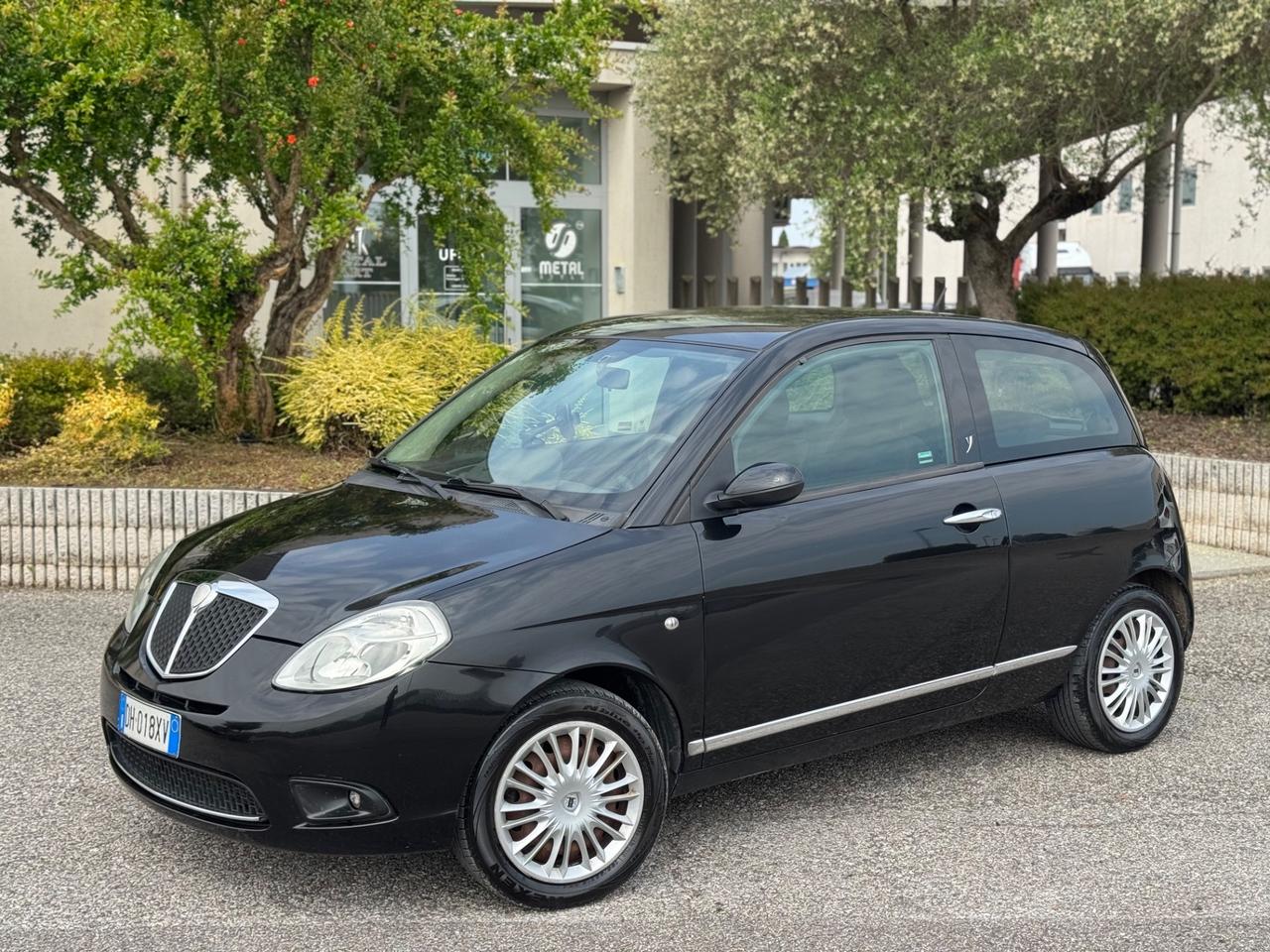 Lancia Ypsilon 1.2 60cv Neopatentati