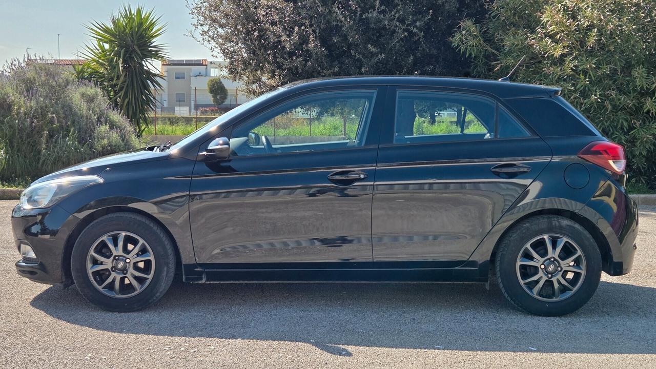 Hyundai i20 1.2 5 porte Blackline GPL