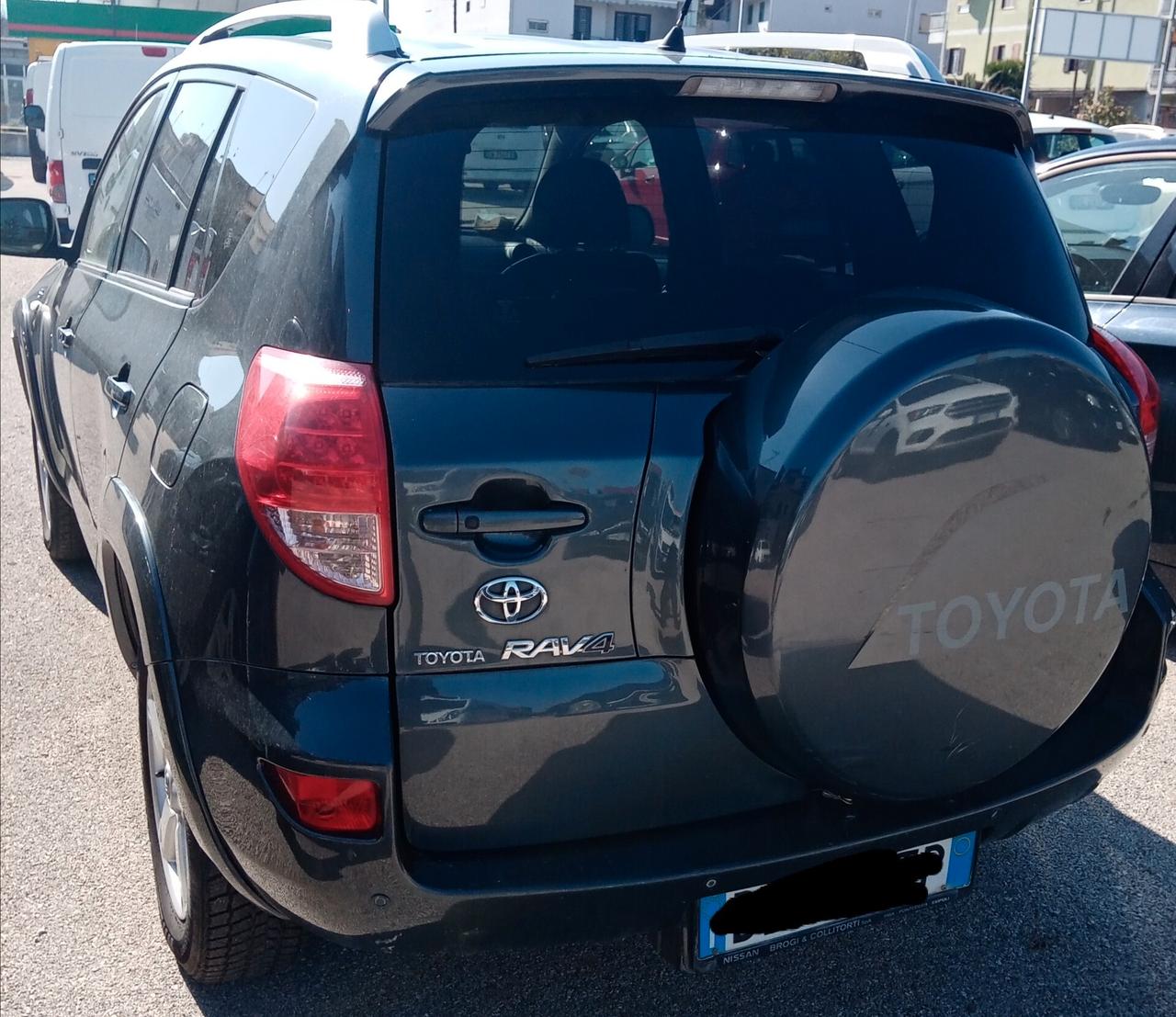 Toyota RAV 4 RAV4 2.2 D-4D 177 CV Luxury