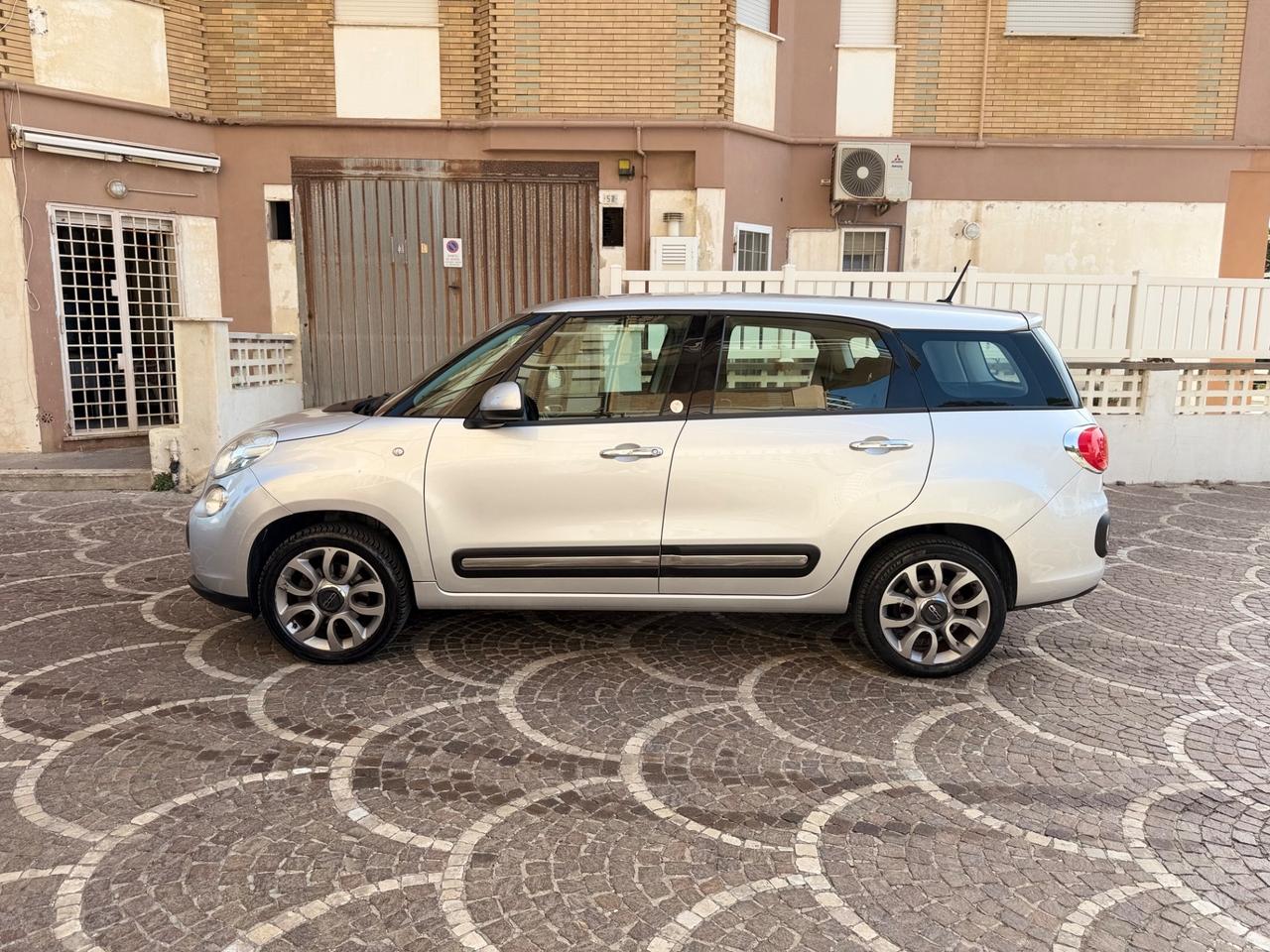 Fiat 500L 0.9 TwinAir Turbo Natural Power Mirror