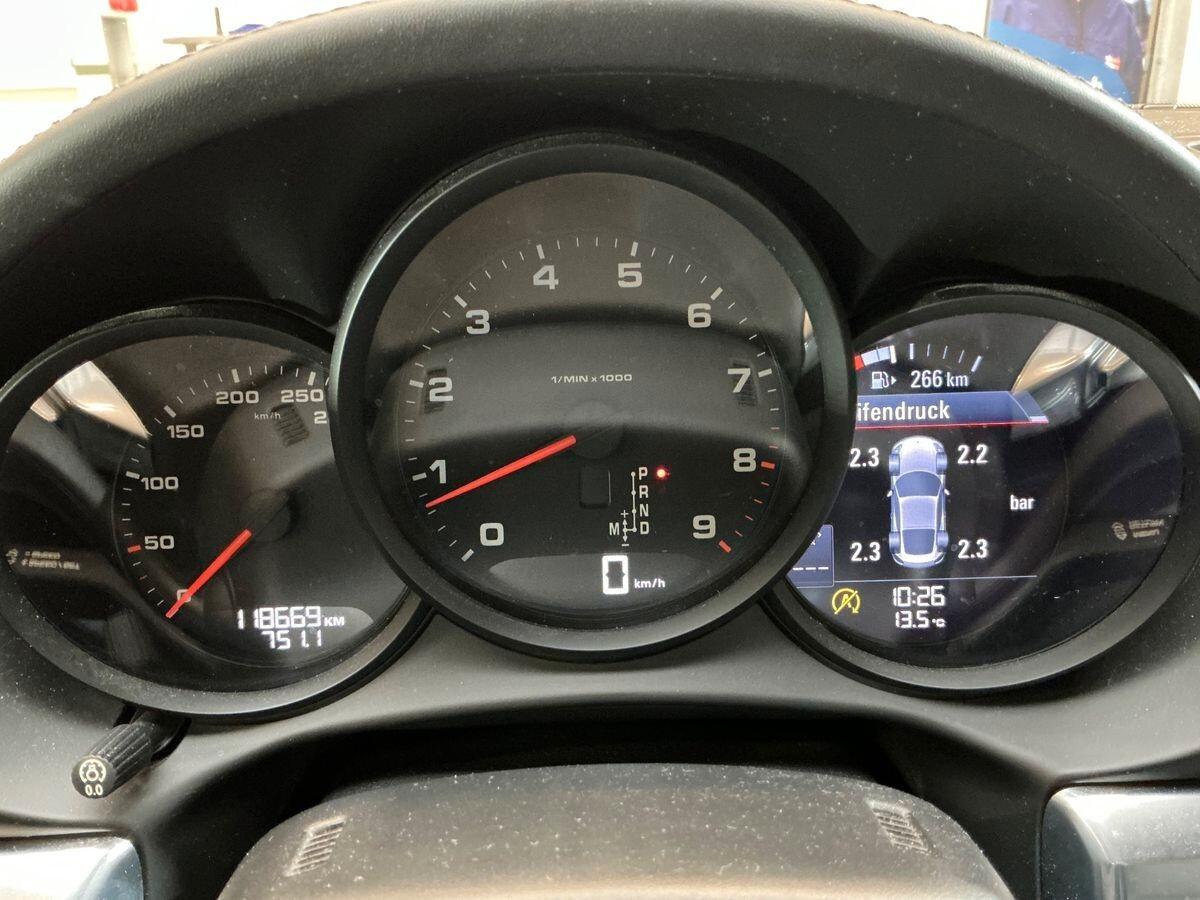 Porsche Cayman 2.7 PDK