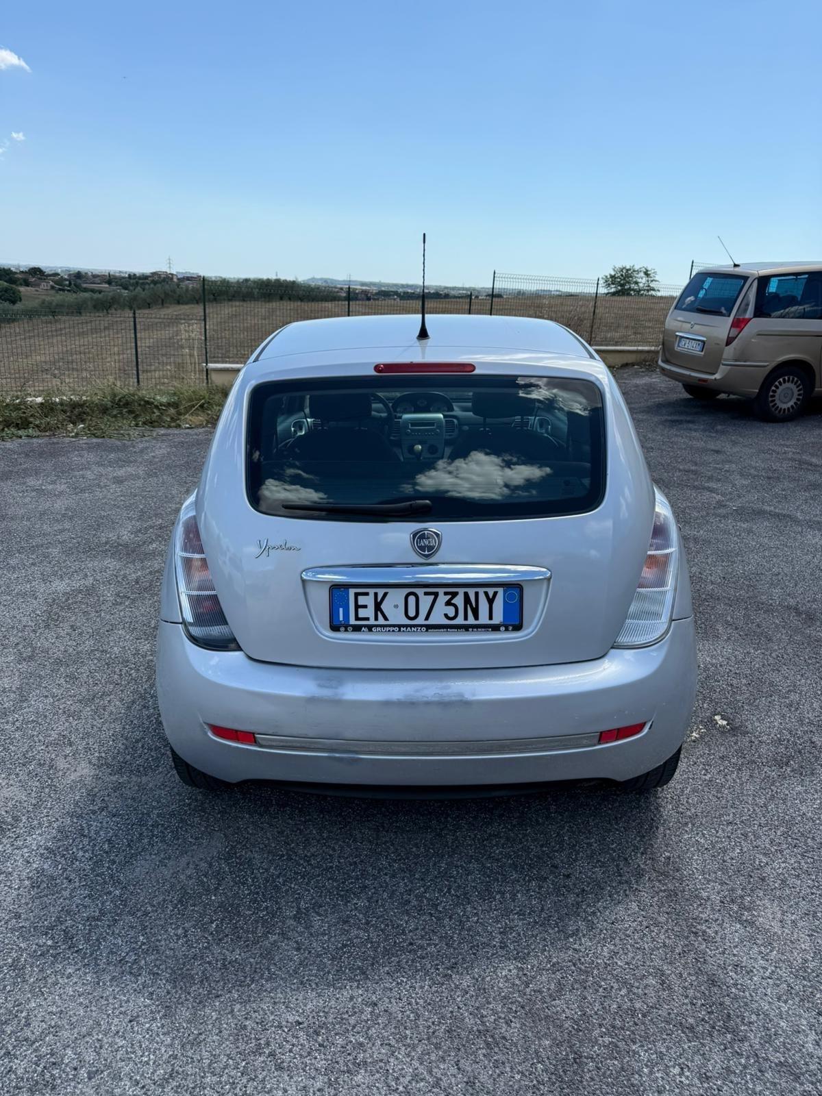 Lancia Ypsilon 1.2 69 CV Unyca