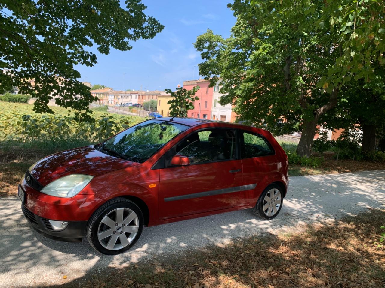 Ford Fiesta 1.2 titanium accessoriata