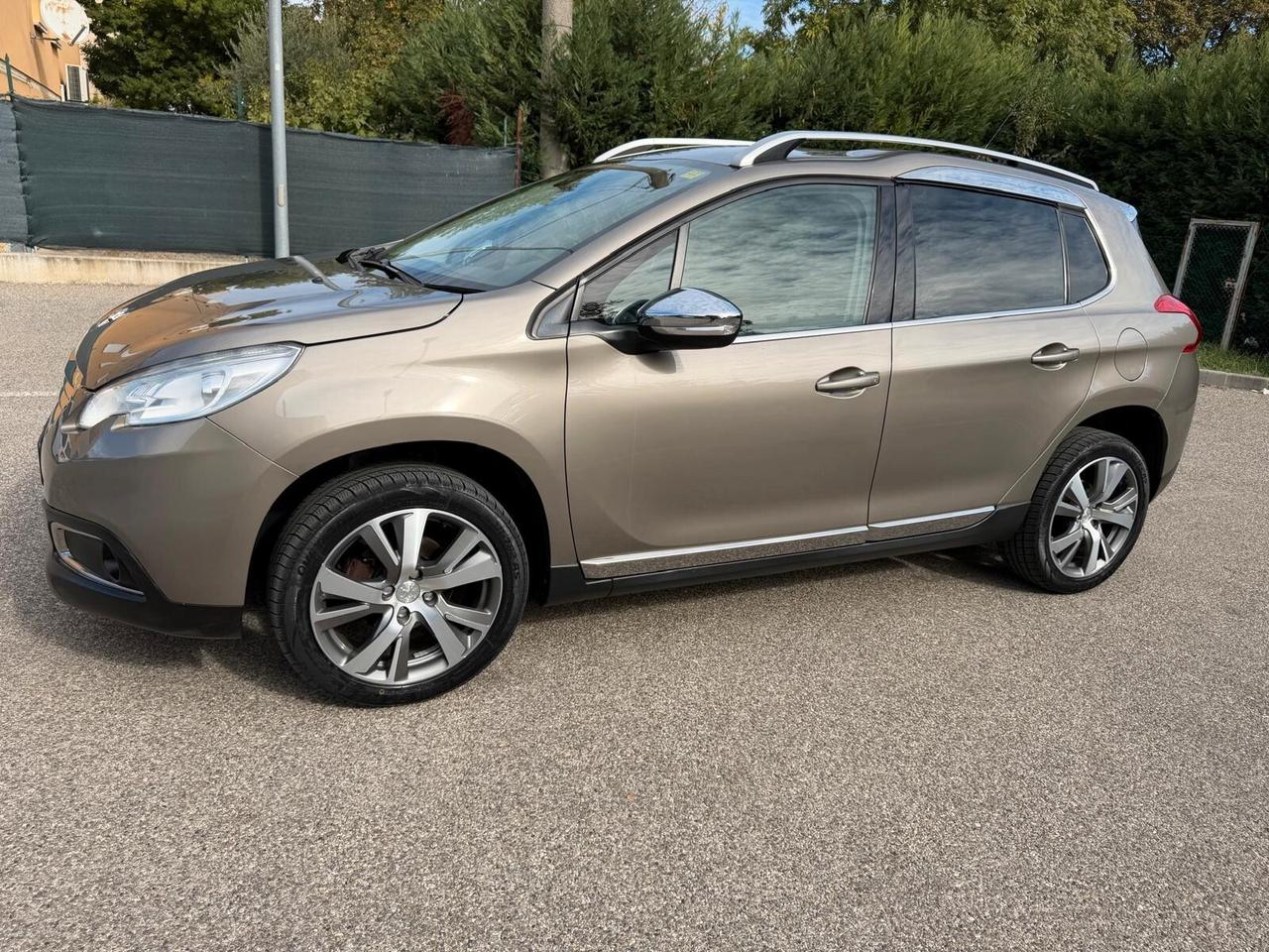 Peugeot 2008 1.6 - NEOPATENTATI - 12 MESI DI GARANZIA -
