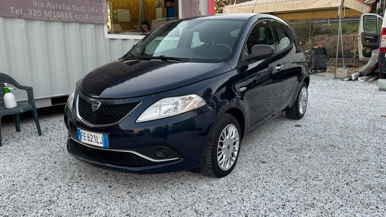 Lancia Ypsilon 1.2 69 CV 5 porte Elefantino