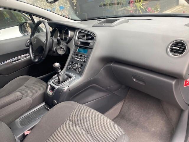 Peugeot 5008 1.6 HDi 112CV Family