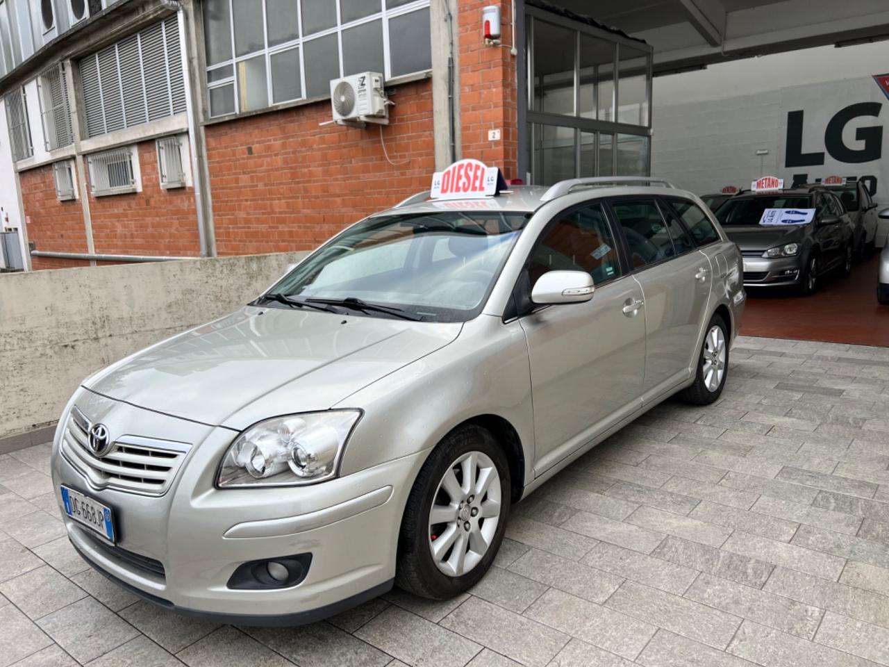 Toyota Avensis 2.0 D-4D 16V Station Wagon