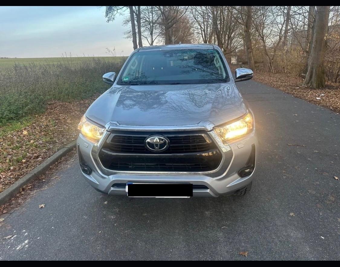 Toyota Hilux 2.4 D-4D 4WD 2 porte Extra Cab Lounge * Cambio 6M