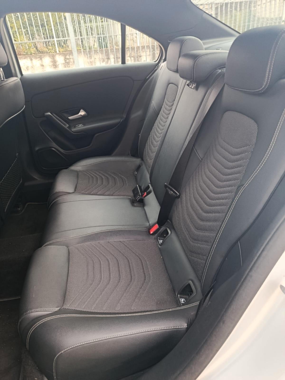 Mercedes-benz A 200 d Automatic Premium Sedan