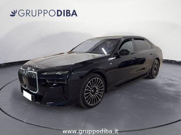BMW Serie 7 G70 i7 xdrive60 MSport