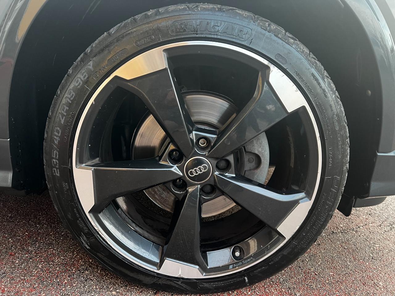 Audi Q2 1.6 TDI-S Line-Modello Edition