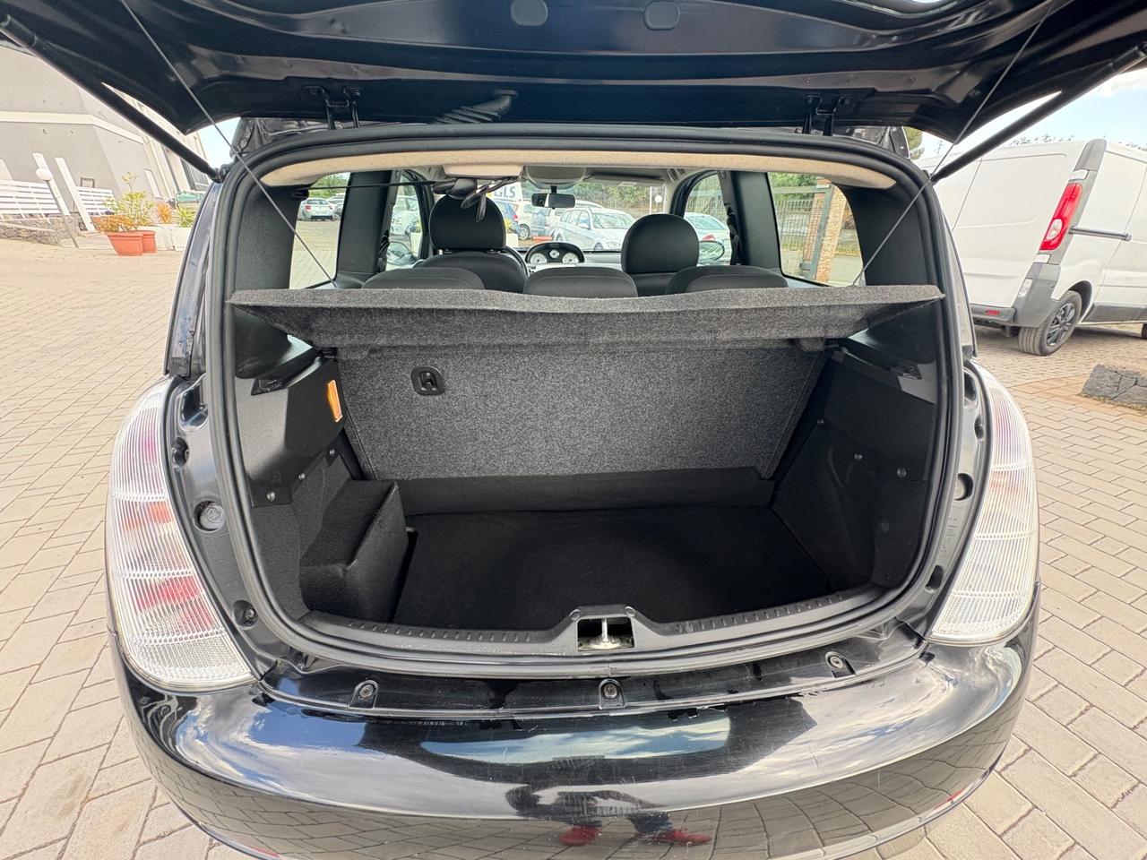 Lancia Ypsilon 1.2 Oro Neopatentati