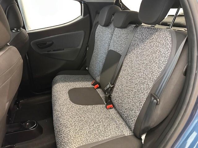Lancia Ypsilon 1.0 FireFly 5 porte S&S Hybrid Ecochic Silver