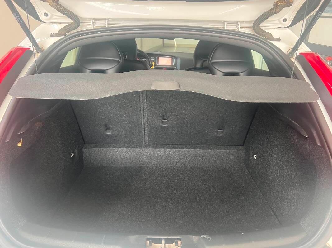 Volvo V40 2.0 d2 R-design