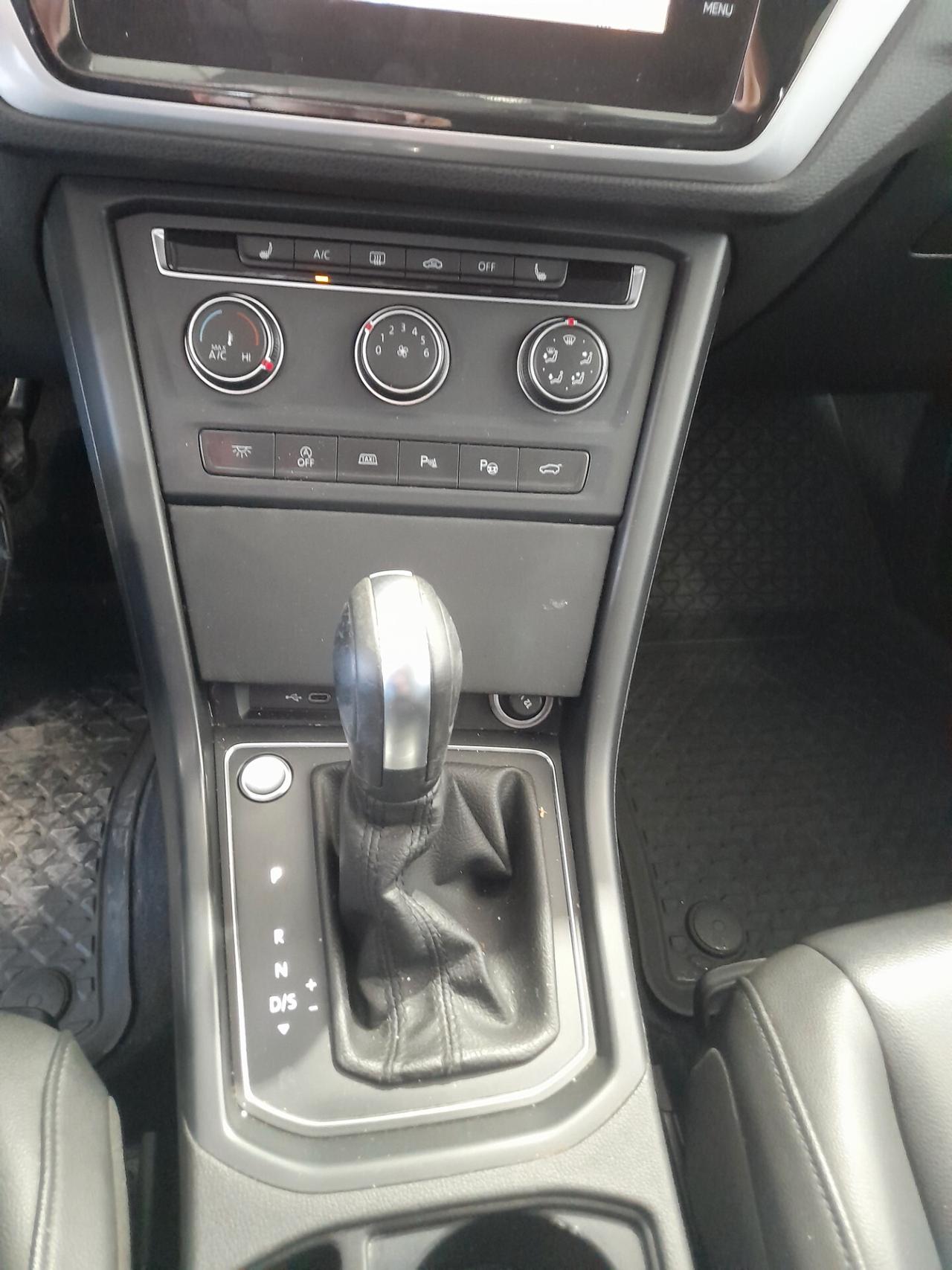 Volkswagen Touran 2.0 TDI 7 POSTI