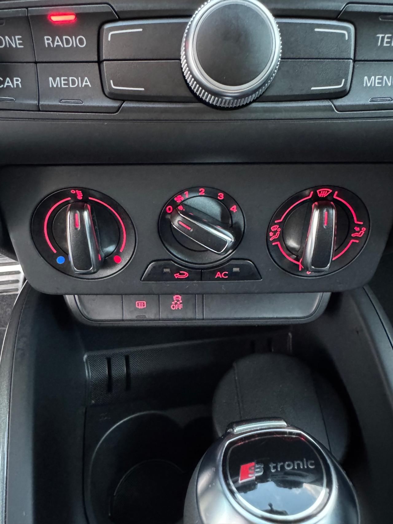 Audi A1 SPB 1.6 TDI CAMBIO AUTOMATICO/UNICOPROPRIETARIO