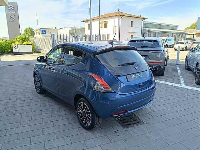 Lancia Ypsilon 1.0 Hybrid 69cv PLATINO AZIENDALE
