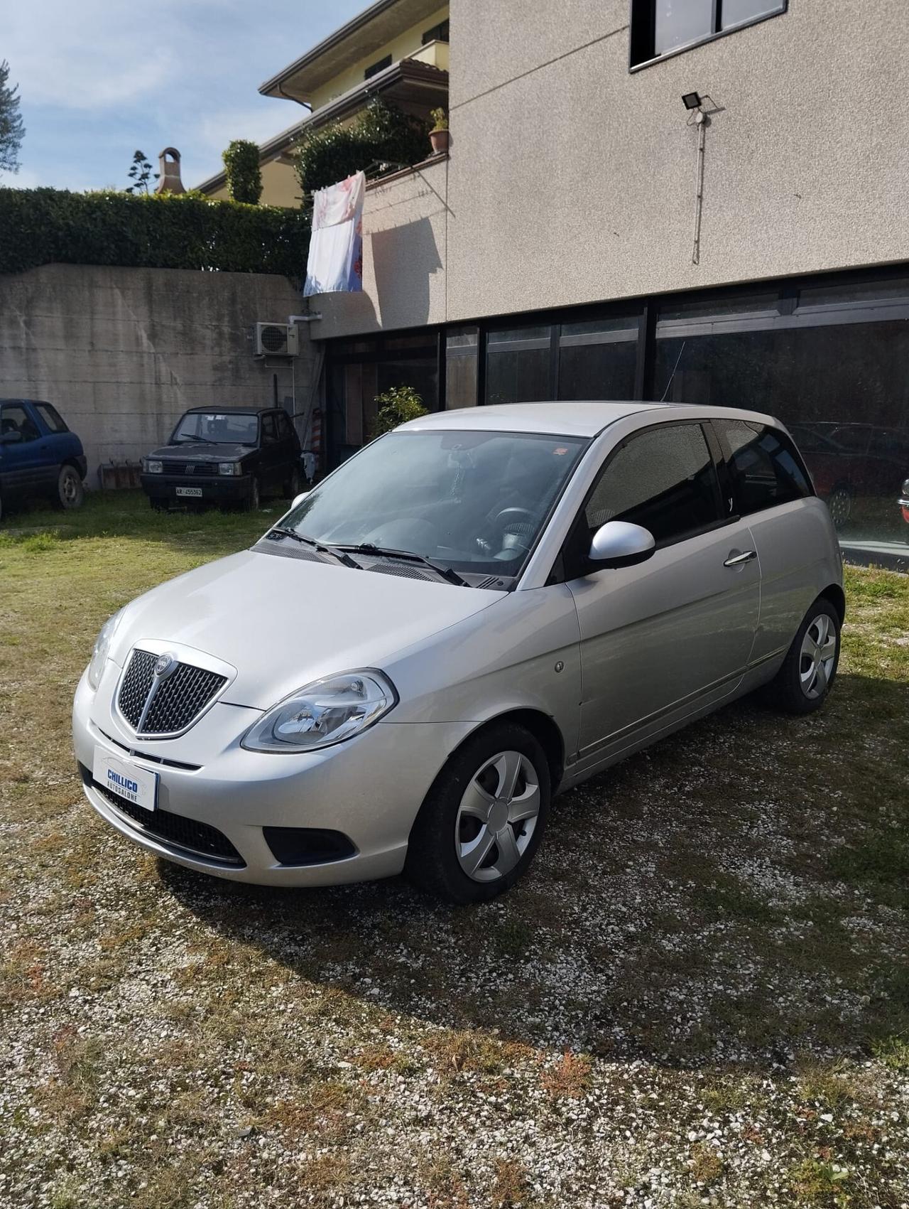 Lancia Ypsilon 1.2 69 CV Argento
