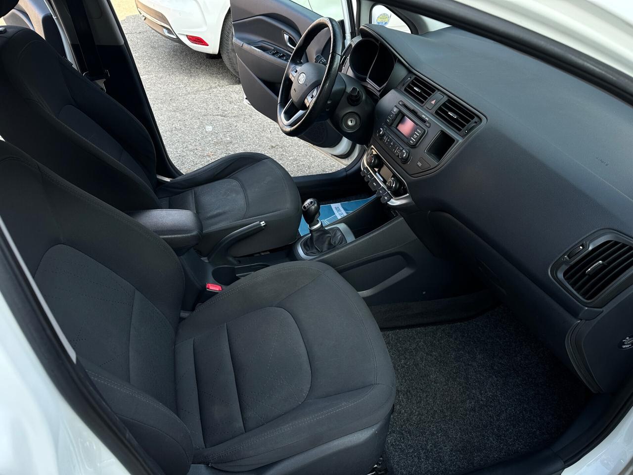 Kia Rio 1.1 CRDi WGT 5p. LX