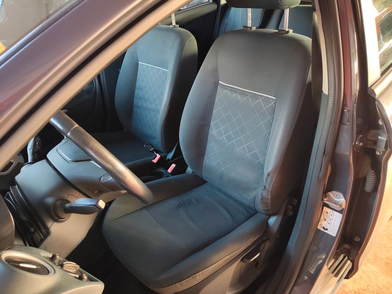 Ford Fiesta Titanium UNIPRO!!!!