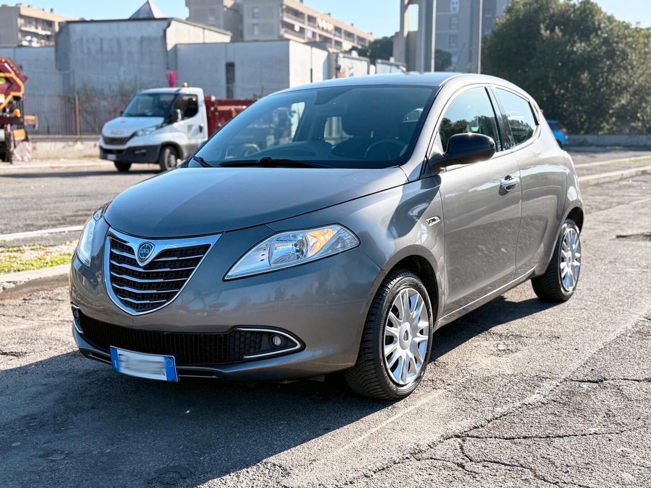 Lancia Ypsilon 1.2 benz. 69 CV 5 porte S&S Gold E6b *UNIPRO* - 2014 GARANZIA RATE PERMUTE