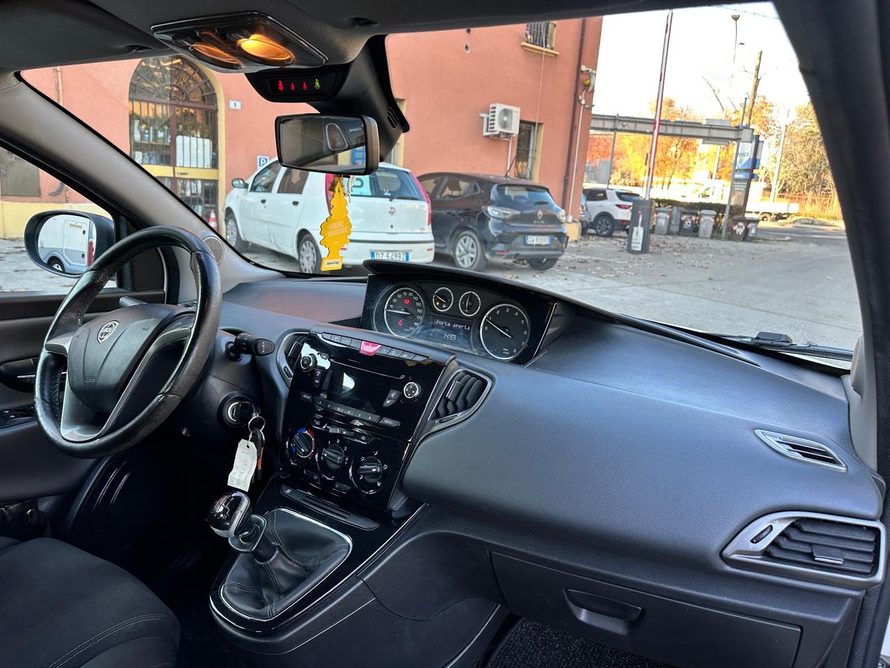 Lancia Ypsilon 1.2 69 CV 5 porte S&S Platinum