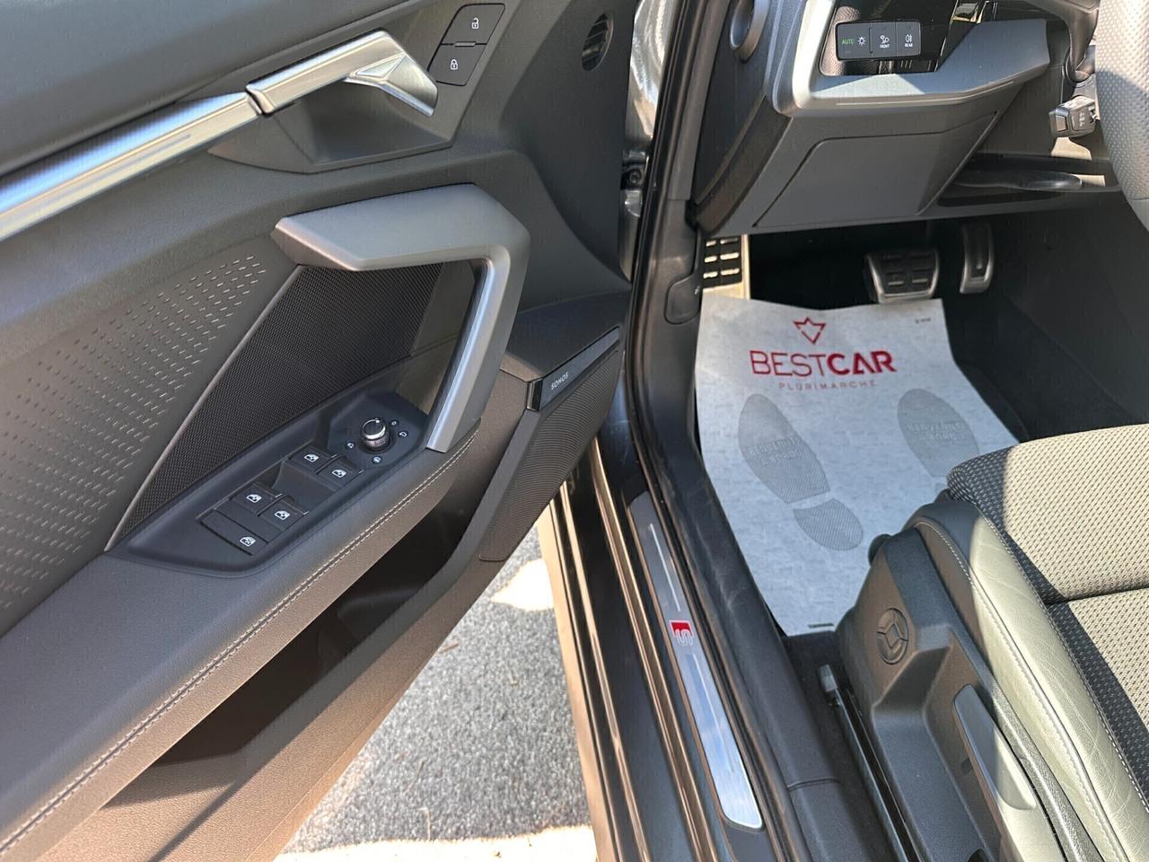 Audi A3 SPORTBACK 35 TDI S tronic S line edition PANORAMA + FARI MATRIX + CAMERA + R18