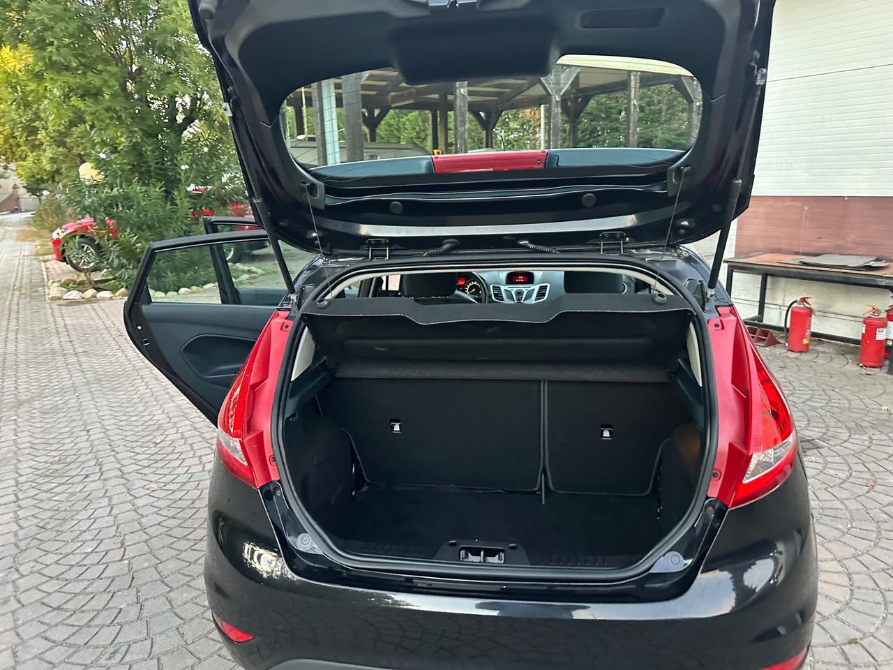 Ford Fiesta 1.2 60CV 5 porte Titanium G P L BELLISSIMA SOLO 134.000 KM IDONEA PER NEO0PATENTATII PERMUTABILE