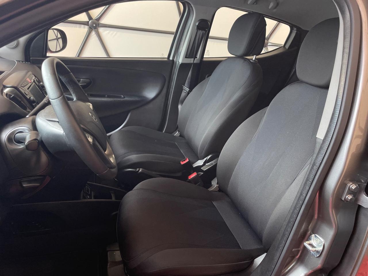 Lancia Ypsilon 0.9 TwinAir 85 CV 5 porte Metano Ecochic Platinum