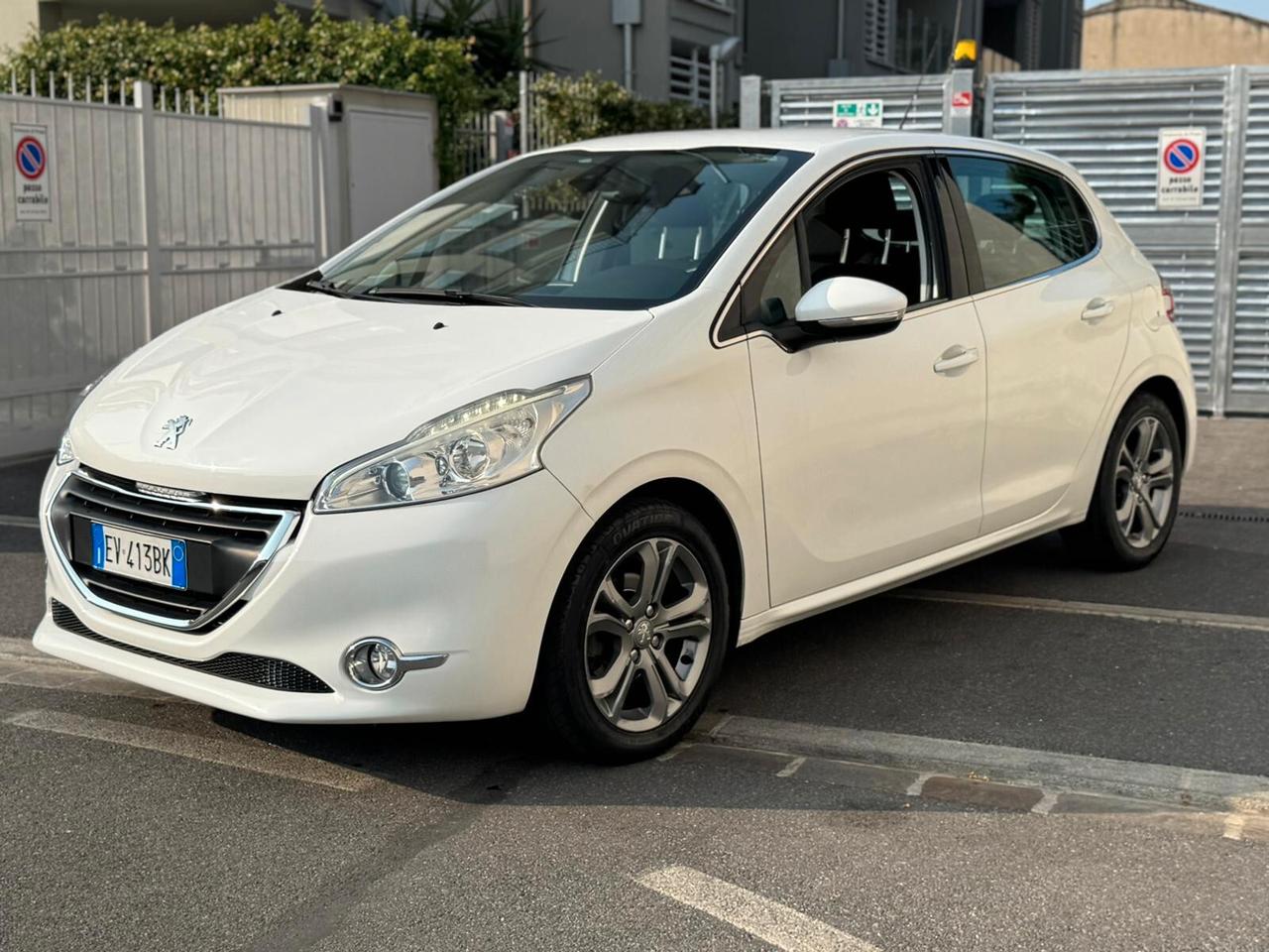 Peugeot 208 1.2 VTi 82 CV 5 porte Allure